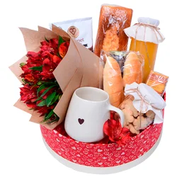 Cesta de Café da Manhã Especial com Flores e Caneca
