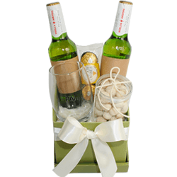 Cesta com Cerveja e Petiscos Simples